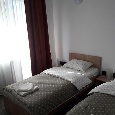 Cazare Neu-Arad Autostrada Apartment Ngoại thất bức ảnh