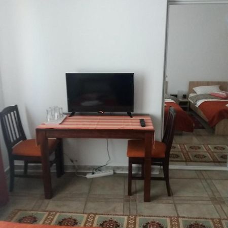 Cazare Neu-Arad Autostrada Apartment Ngoại thất bức ảnh