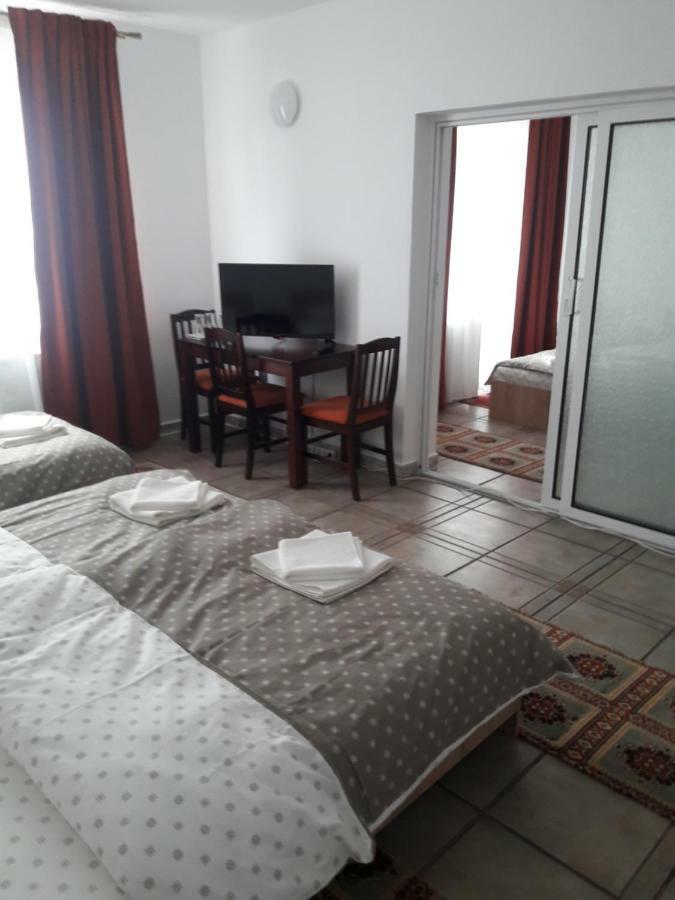 Cazare Neu-Arad Autostrada Apartment Ngoại thất bức ảnh