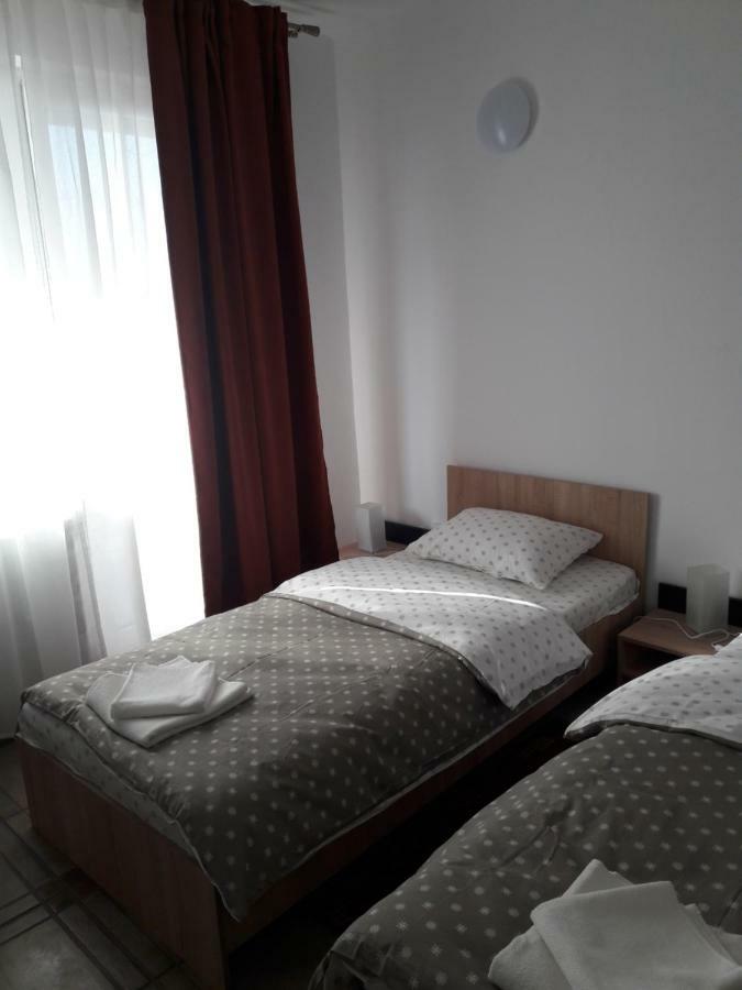 Cazare Neu-Arad Autostrada Apartment Ngoại thất bức ảnh