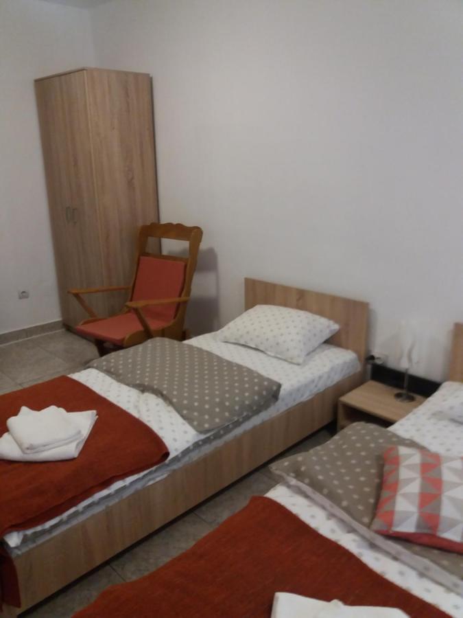Cazare Neu-Arad Autostrada Apartment Ngoại thất bức ảnh