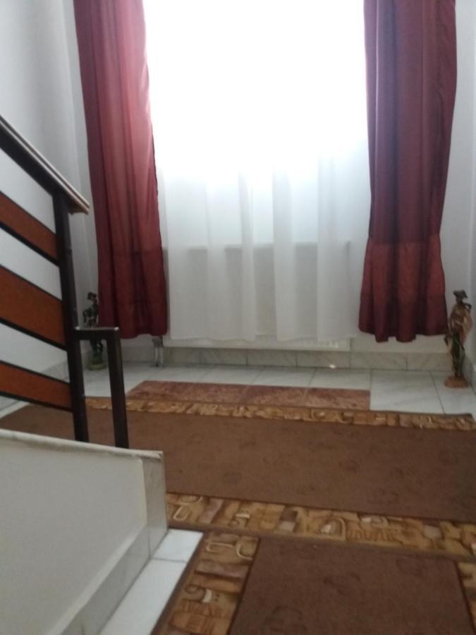 Cazare Neu-Arad Autostrada Apartment Ngoại thất bức ảnh